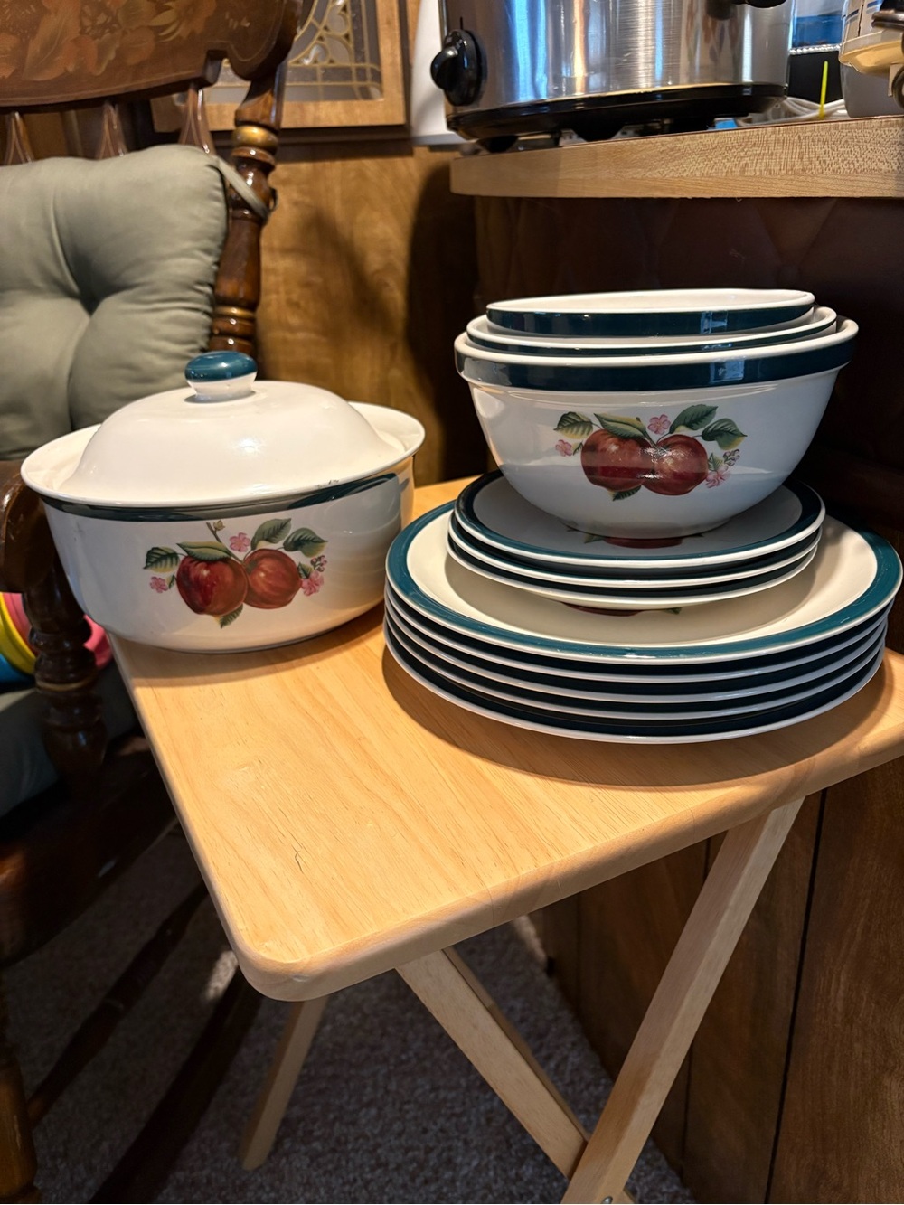 casual apples set